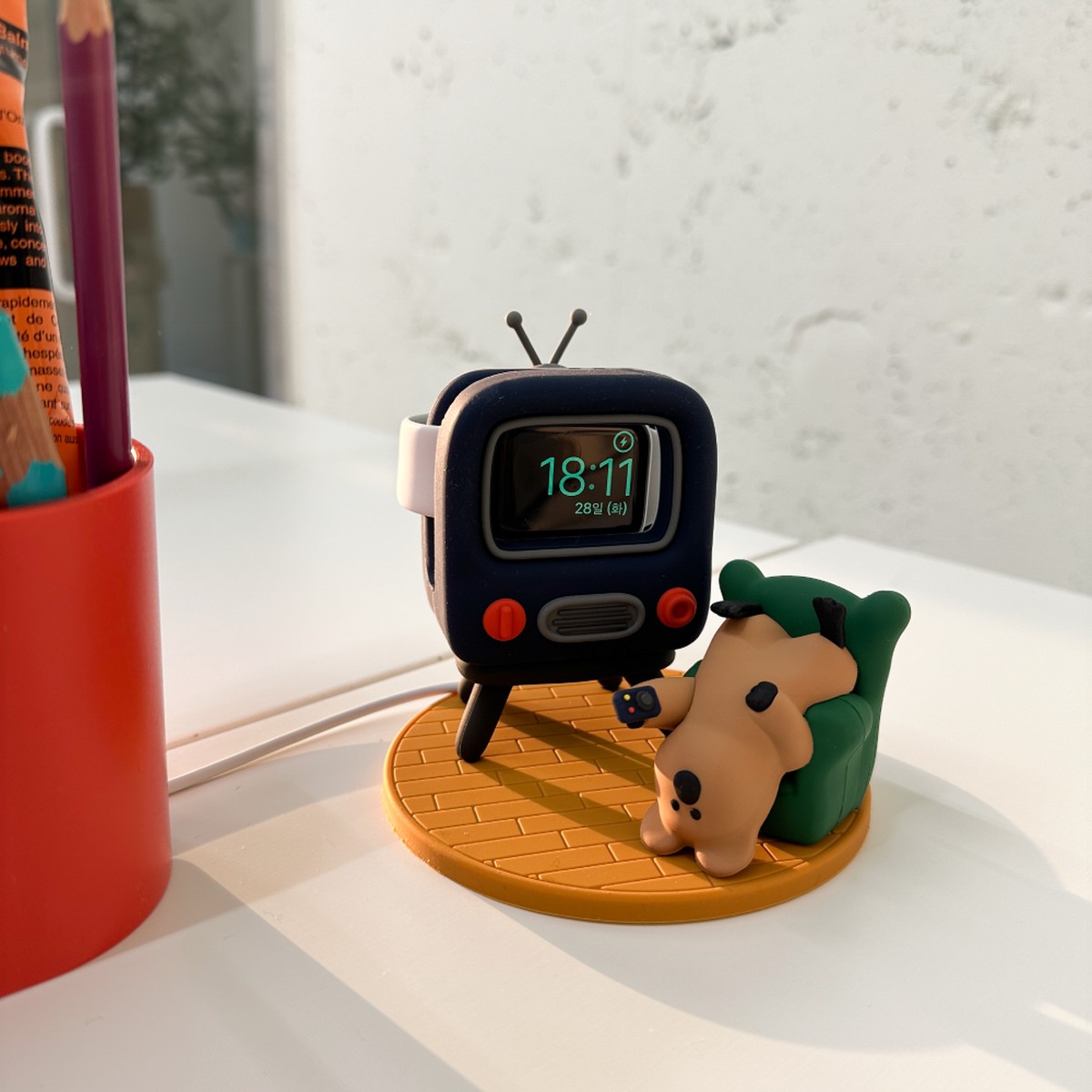 Dinotaeng Couch Potato Watch Stand