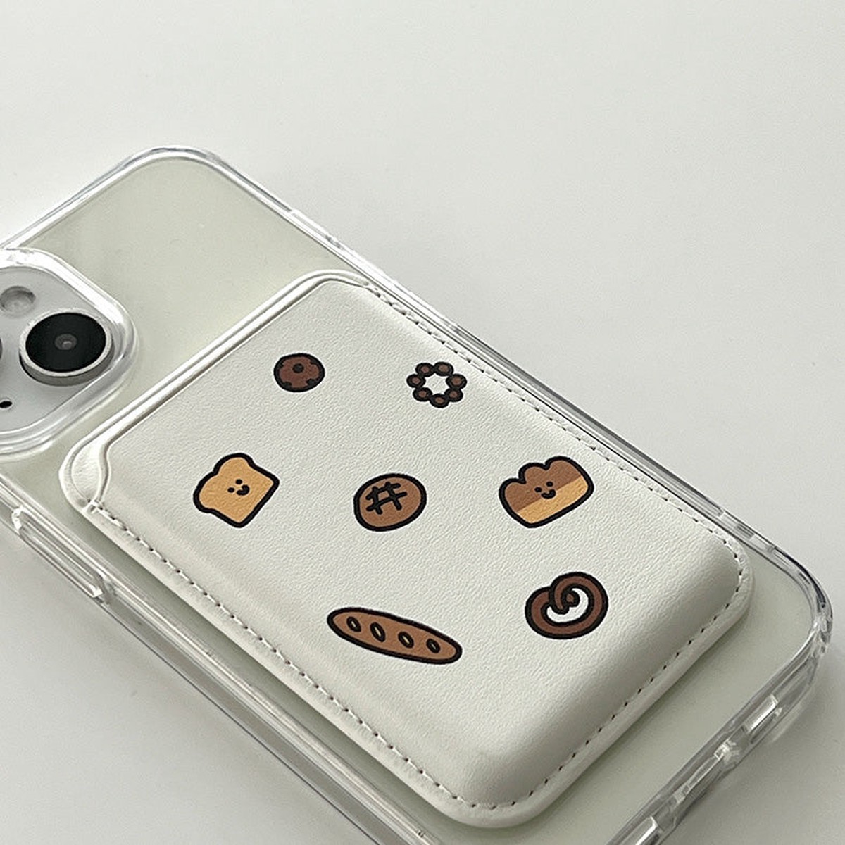 85Cuter Bread Magsafe Card Wallet