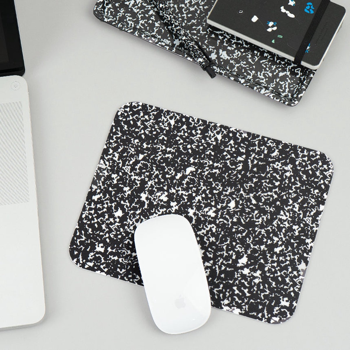 95Lucalab Composition Mousepad Black