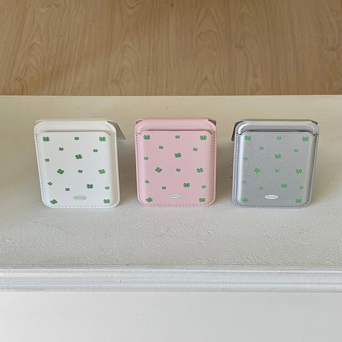 Olivet clover pattern magsafe stand wallet (3)