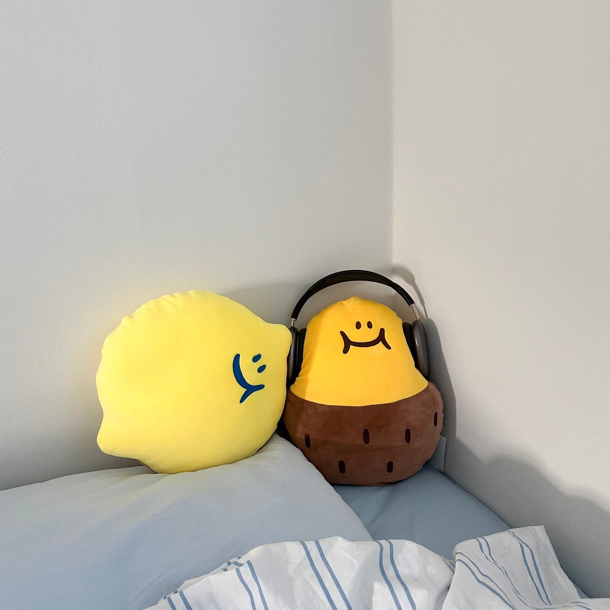 Second Morning Cushion (2)
