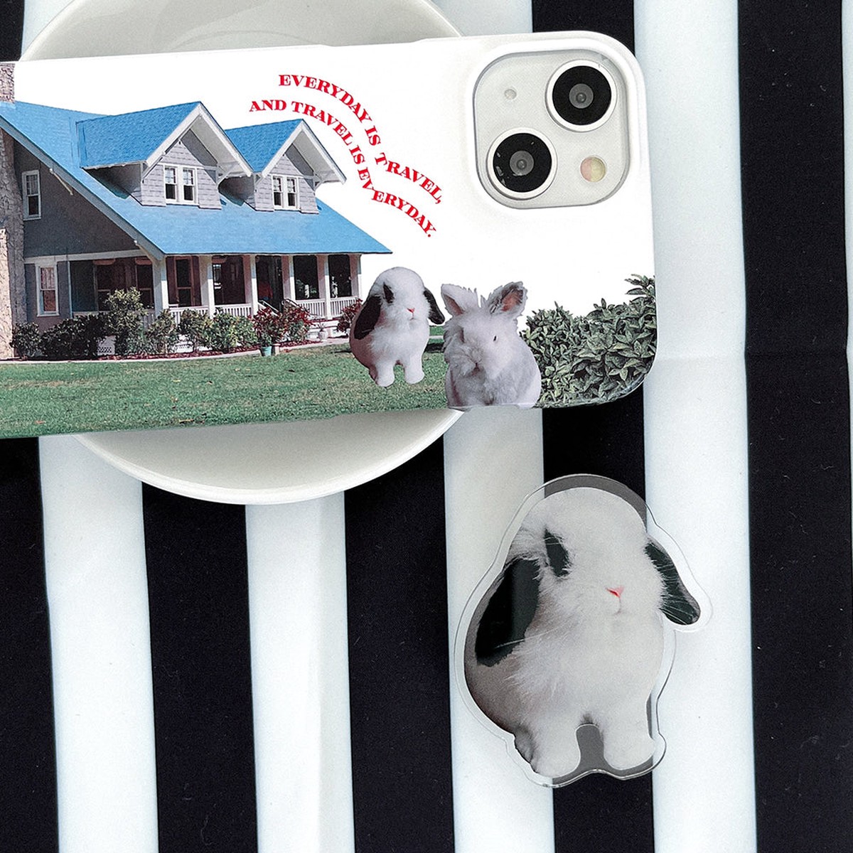 9Mademoment House Rabbit Acrylic Tok