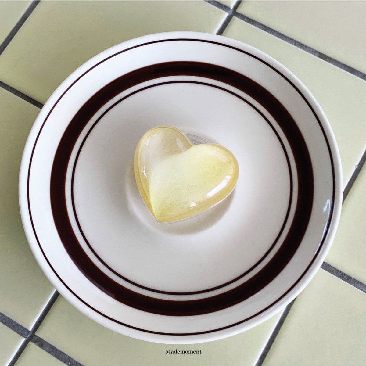 9Mademoment Candy Joy Heart Resin Acrylic Tok (Yellow)